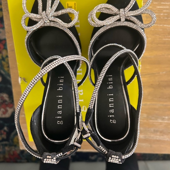 Gianni Bini style Ezlynn black strapped Almost New Condition rhinestone heels - Picture 10 of 13